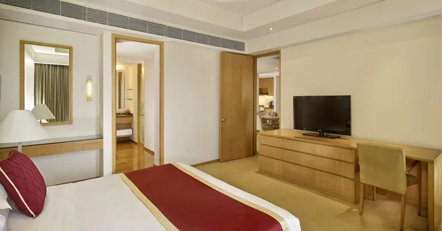 شقة بسرير كينج وسريرين منفصلين بشرفة بغرفتي نوم، Grand Hyatt Mumbai Hotel and Residences 3/8