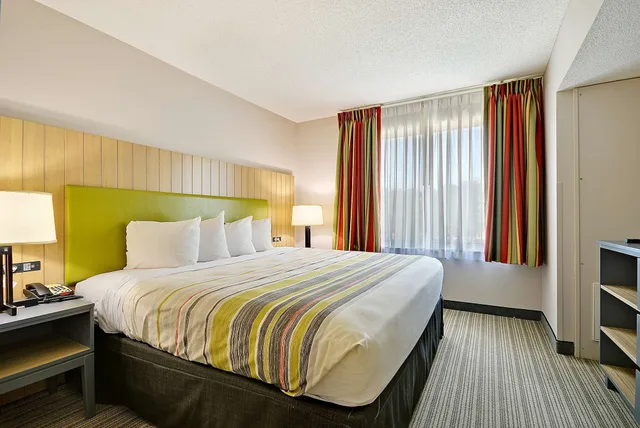 جناح بسرير كينج بغرفة نوم واحدة لذوي الإعاقة، Country Inn Suites By Radisson Charleston North Sc 6/10