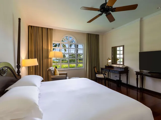 غرفة بسريرين منفصلين بشرفة، Sofitel Krabi Phokeethra Golf & Spa Resort 9/10