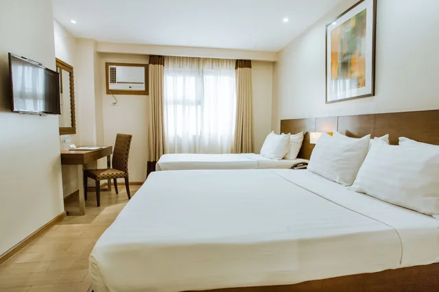 Premier, Deluxe, Queen Bed, Golden Prince Hotel And Suites 1/5