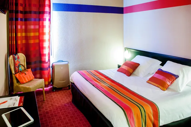 غرفة قياسية بسرير مزدوج، Hotel Saint Sauveur 1/8