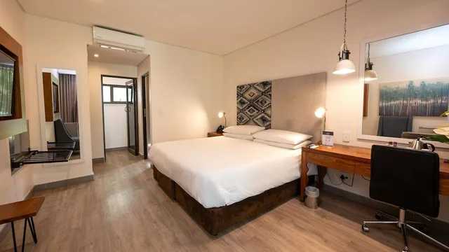 غرفة ديلوكس بسرير كينج، ANEW Resort Hunters Rest Rustenburg 3/8