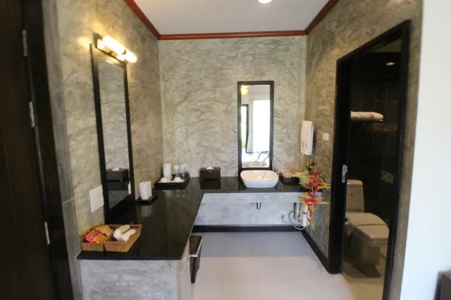 غرفة قياسية بإطلالة على البحيرة، Horizon Village And Resort 3/3