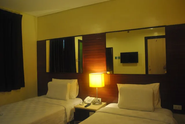 Standard, Twin Beds, Go Hotels Tacloban 2/5
