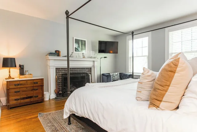 شقة بسرير كينج، Southmoreland on the Plaza Bed &amp; Breakfast 5/10