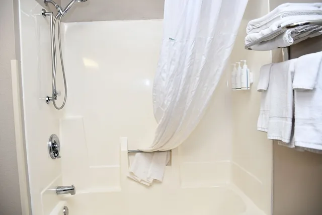 جناح ديلوكس بسرير كينج وسرير كوين، Baymont Inn and Suites by Wyndham Platteville 9/10