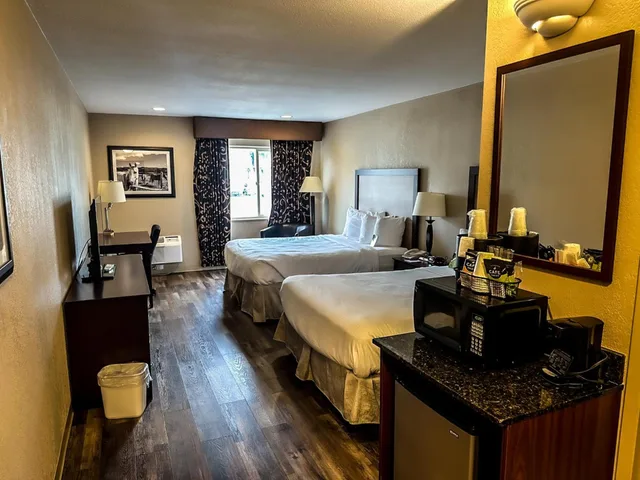 غرفة بسرير كوين، Best Western Plus Heritage Inn 4/10