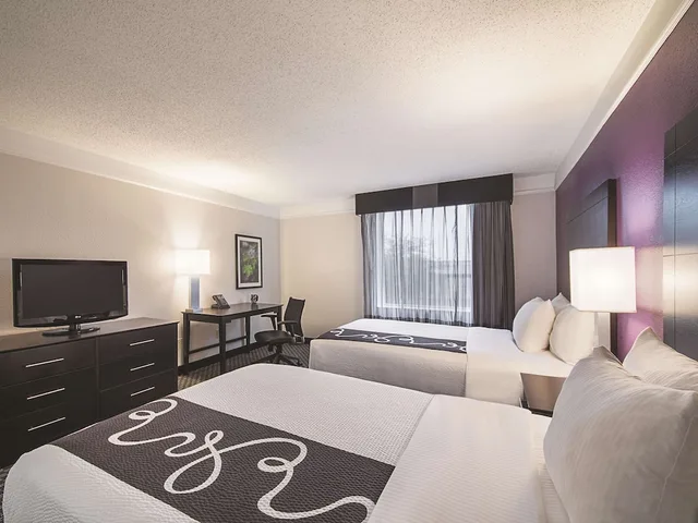 غرفة بسريرين مزدوجين، La Quinta Inn & Suites by Wyndham Austin Round Rock 2/9