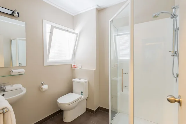 استوديو تنفيذي، Discovery Settlers Hotel Whangarei 3/3