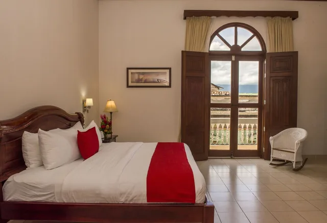 جناح جونيور بسرير كينج بشرفة، Real La Merced Hotel 1/7