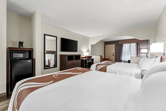 جناح بسريرين كوين، Quality Inn & Suites near Robins Air Force Base 1/10