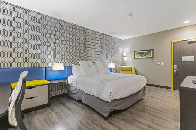 غرفة قياسية بسرير كينج، Glo Best Western Savannah-Gateway I-95 1/4