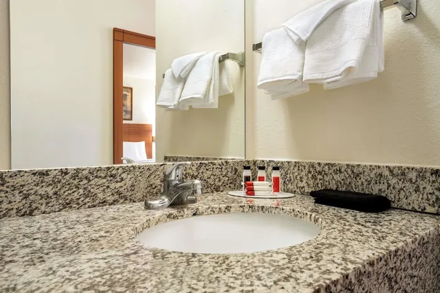 Room, 2 Queen Beds, Accessible, Travelodge by Wyndham Bill WY Thunder Basin Ntl Grassland 2/2