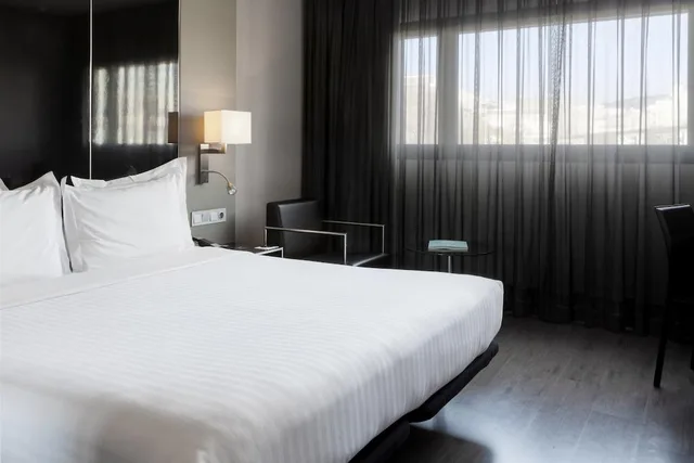 غرفة قياسية بسرير مزدوج، Ac Hotel Sants 1/2