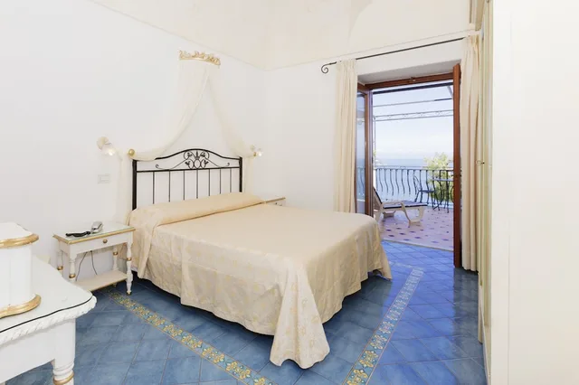 غرفة سوبيريور بسريرين منفصلين بإطلالة على البحر بشرفة، Hotel Conca d'Oro 5/10