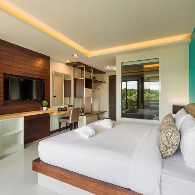 غرفة ديلوكس بسرير كينج بإطلالة على المسبح، River Front Krabi Hotel 3/6