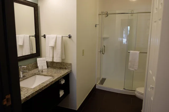 غرفة بسريرين كوين بغرفة نوم واحدة، Staybridge Suites Irvine East/Lake Forest 2/3