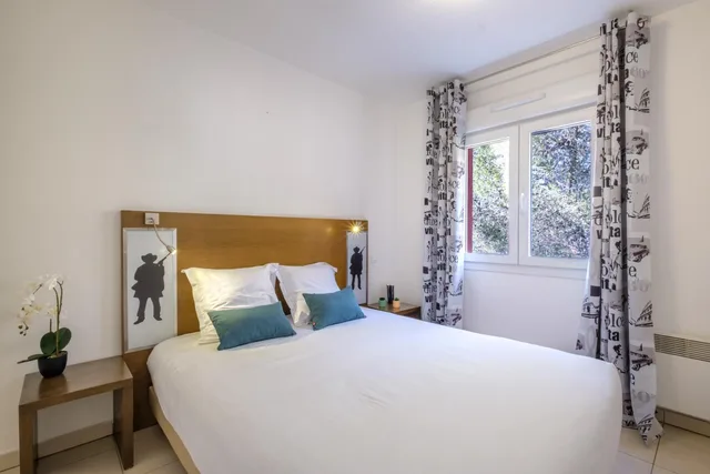 شقة بسرير مزدوج بغرفة نوم واحدة مع أريكة، Comfort Aparthotel Antibes Le Maestria 1/4