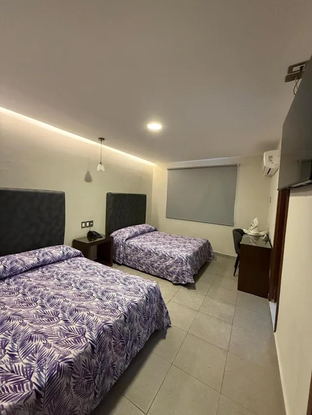 Room, Twin Beds, Hotel Impala 1/10