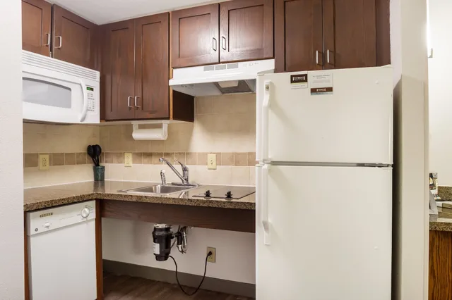 2 Bedrooms, Suite, 2 King Beds, 2 Bathrooms, Kitchen, Accessible، Staybridge Suites Chesapeake - Virginia Beach 4/4