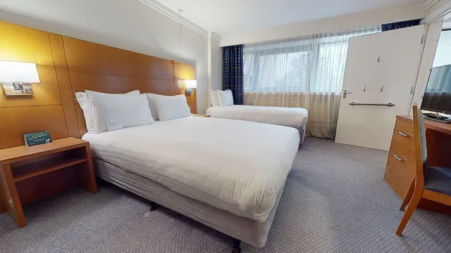 غرفة قياسية بسرير مزدوج لذوي الإعاقة، HOLIDAY INN CARDIFF CITY CENTRE 1/8