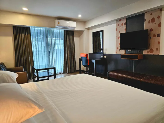 Deluxe, King Bed, Large, Smoking, DYNASTY GRANDE HOTEL 4/4