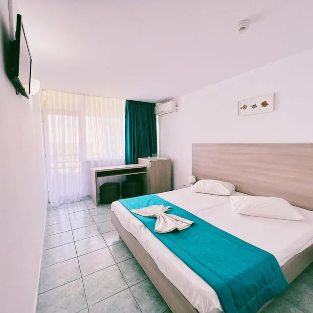 غرفة بسرير مزدوج بشرفة، Hotel Favorit 3/8