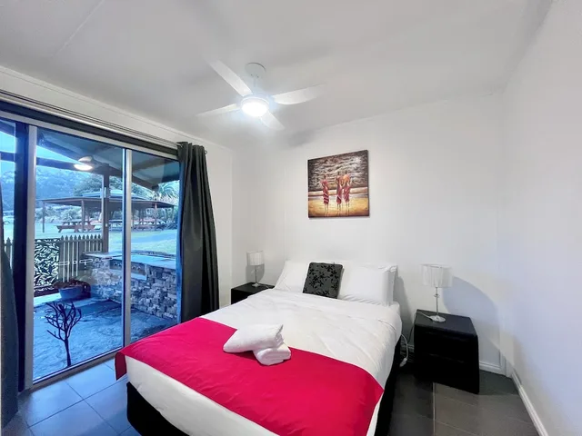 3 Bedrooms, Pinnacle, Cottage, 1 Queen and 1 Single Bed, King and Queen Bed, Bunk Bed، The Grampians Motel 4/10