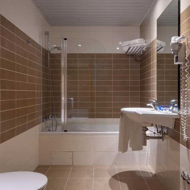 غرفة ديلوكس عائلية بسرير بطابقين، Tryp By Wyndham Porto Centro Hotel 6/7