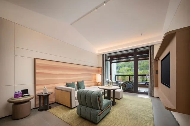 جناح بسرير كينج وسرير فردي بغرفة نوم واحدة، Holiday Inn Resort Ningbo Ninghai by IHG 1/7