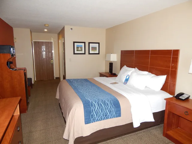 غرفة قياسية بسرير كينج، Comfort Inn Augusta Me 2/10