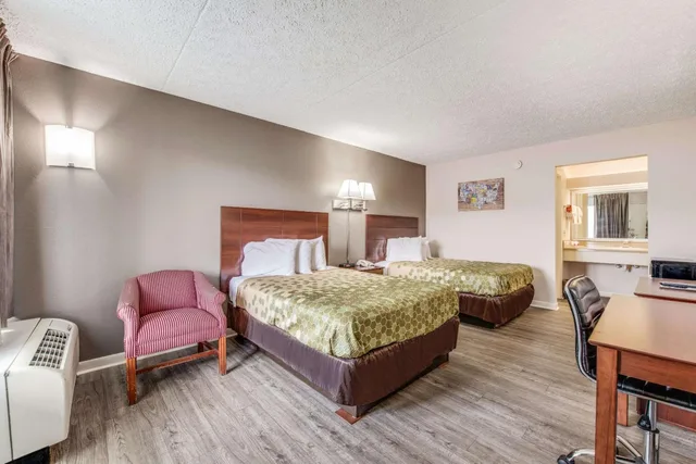 غرفة بسريرين مزدوجين، Econo Lodge Eden, NC 6/8