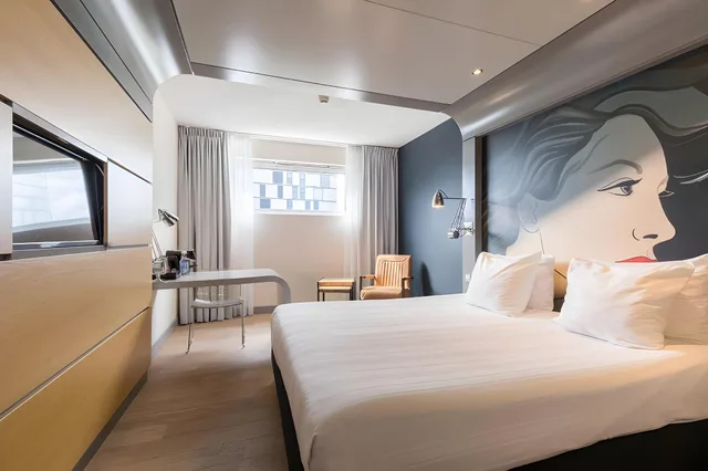 غرفة كومفورت بسرير كوين وسرير مزدوج، Leonardo Hotel Almere City Center 1/2