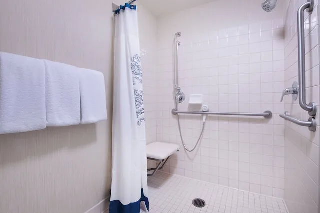جناح بسرير كوين بغرفة نوم واحدة مع أريكة، Residence Inn by Marriott Newark Silicon Valley 6/6