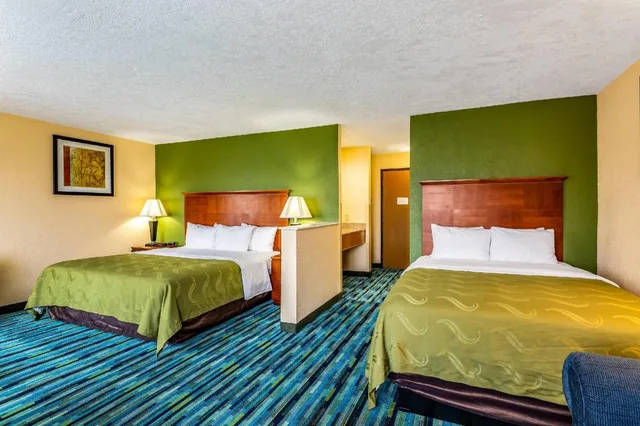 Upgrade, Efficiency, Suite, King and Queen Bed، Quality Inn Los Lunas, NM 3/8