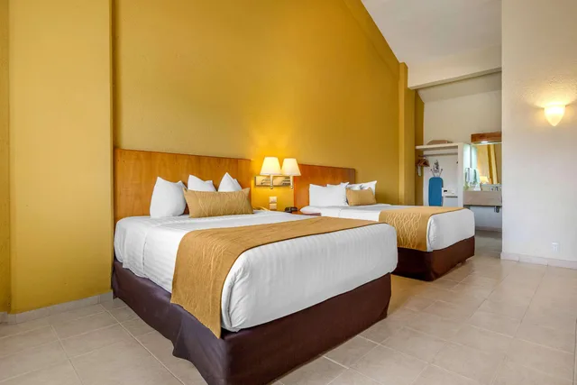 Efficiency, Suite, 2 Double Beds، Comfort Inn Puerto Vallarta Golfside & Marina 3/5