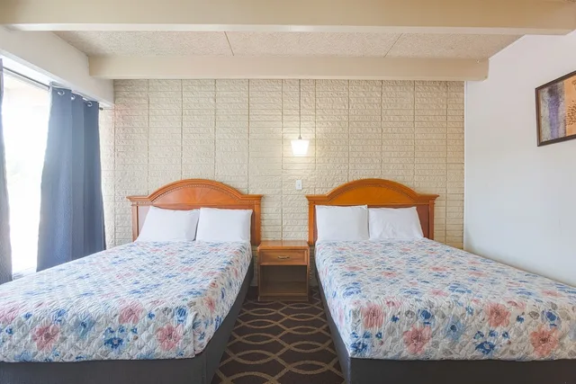 2 Full Beds Non-Smoking، Sonrise Inn Lincoln Hwy By OYO 6/10
