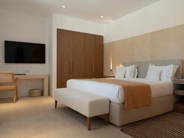 1 Bedroom, Suite, King Bed, Sofa, with Pool، Cali Mykonos 3/9