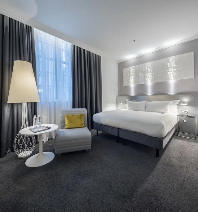 Standard, Radisson Blu Hotel, Leeds 2/8