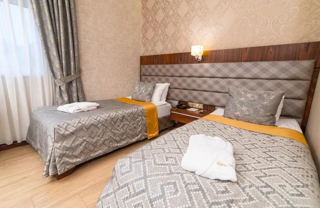 غرفة بسرير مزدوج أو سريرين منفصلين، Midmar Deluxe Hotel 1/10