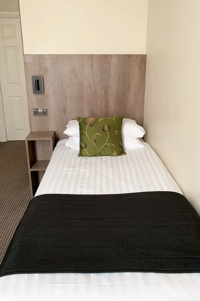 غرفة قياسية مفردة بسرير فردي، Kensington Gardens Hotel 5/10