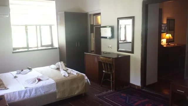 Family, 1 Single and 2 Double Beds، Ozkavak Hotel Kaleici 1/2