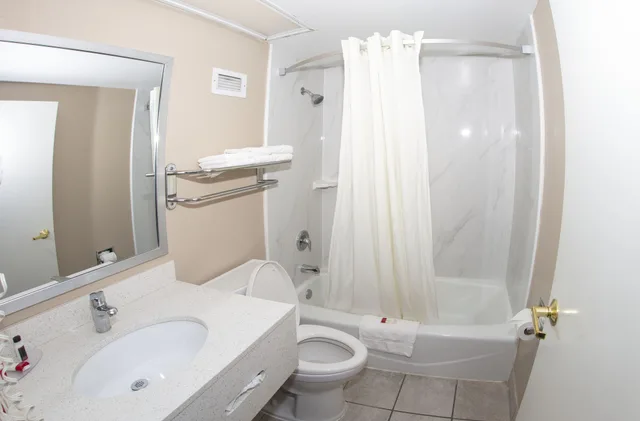 غرفة قياسية بسريرين كوين، Super 8 By Wyndham St Charles 6/7