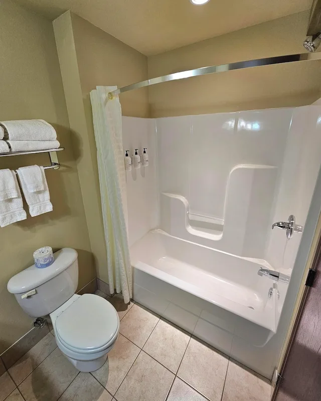 غرفة قياسية بسريرين كوين، Cobblestone Inn & Suites - Clintonville 5/6