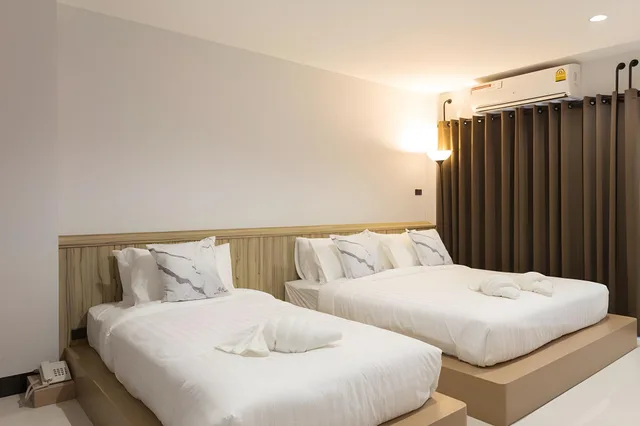 جناح جونيور عائلي، Well Timed Hotel 2/2