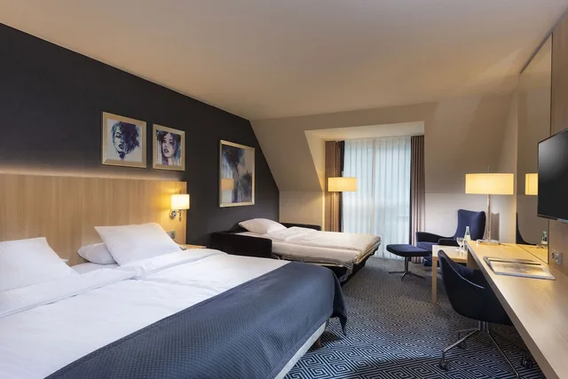 غرفة كلاسيكية عائلية بسرير مزدوج مع أريكة، Maritim Hotel Wurzburg 1/3