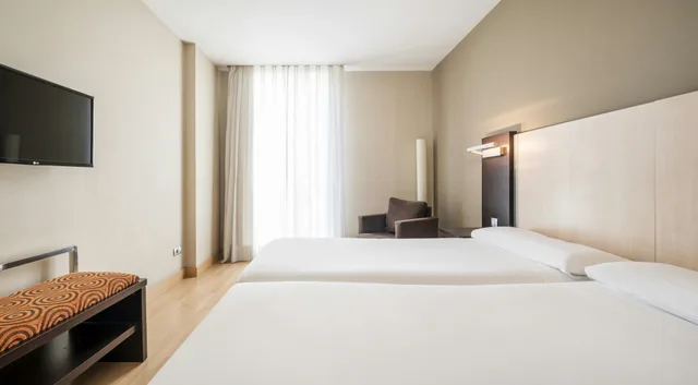 غرفة قياسية بسرير مزدوج، Hotel Ilunion Auditori 1/2