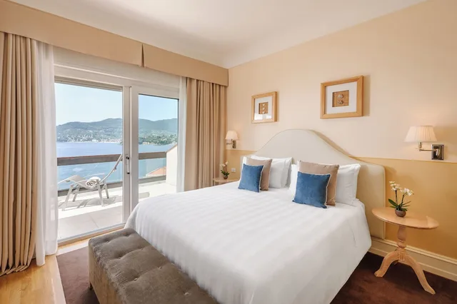 جناح تنفيذي بسرير كوين بإطلالة على البحر بشرفة، Grand Hotel Bristol Resort and Spa 1/10