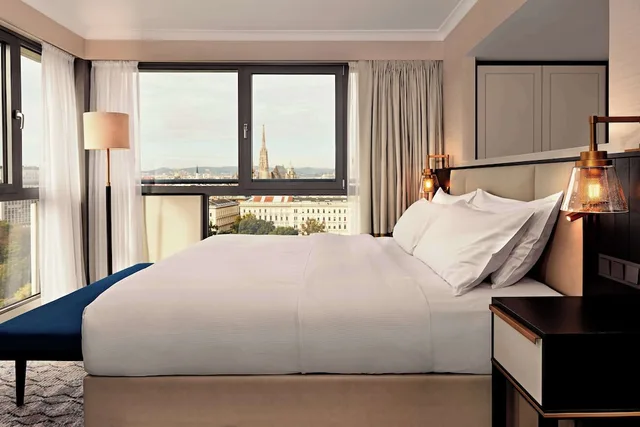 Park, Junior Suite, King Bed، Hilton Vienna Park 1/5