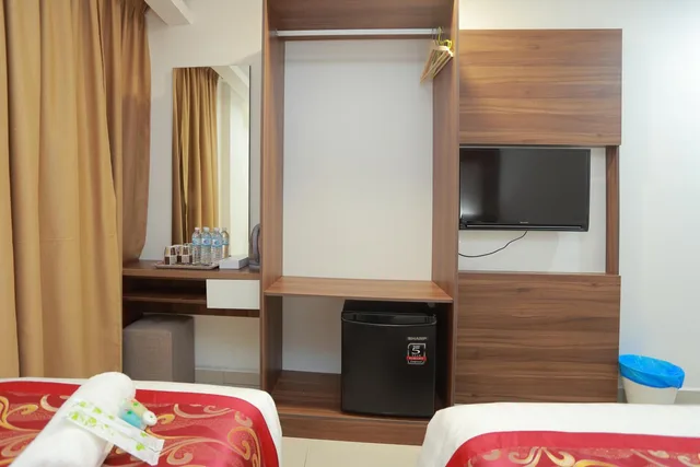 غرفة ديلوكس ثلاثية بسرير كوين وسرير فردي، Bitz Bintang Hotel 3/4